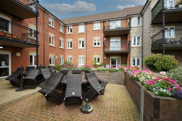 Coopers Court, Blue Cedar Close