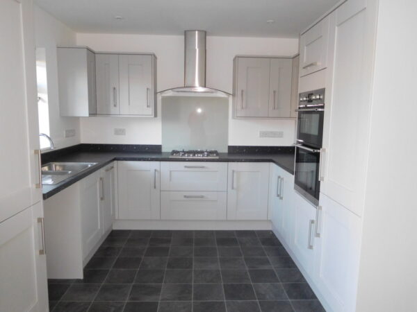 Mead Road, Bristol, BS37