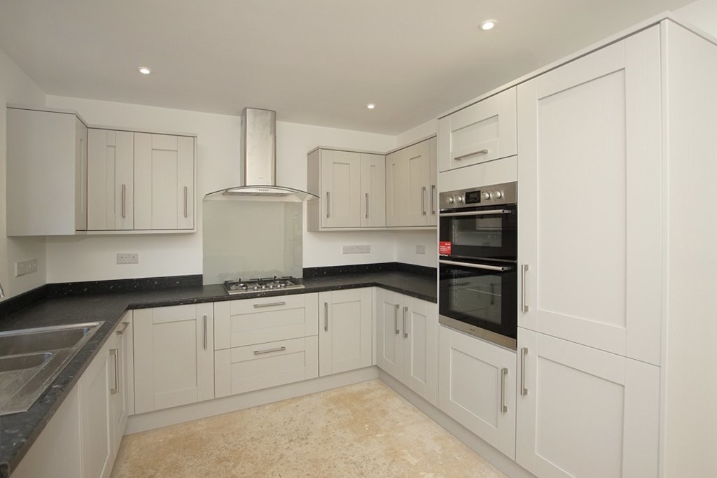 Mead Road, Bristol, BS37