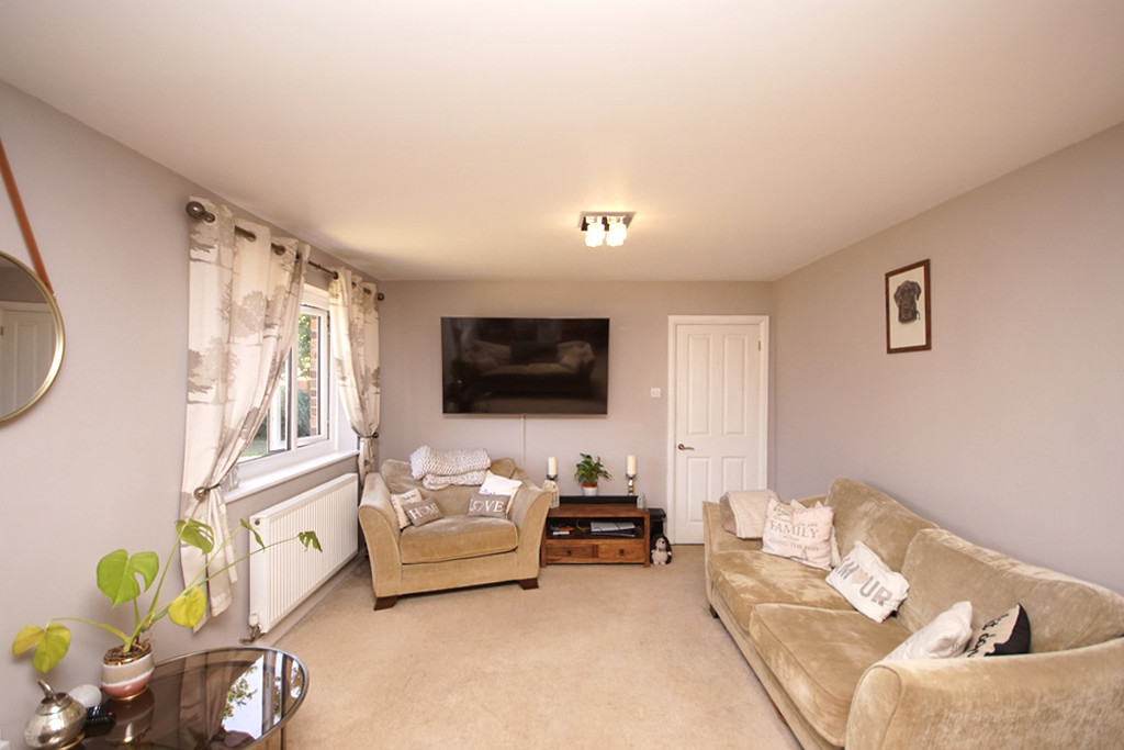 Somerset Avenue, Yate