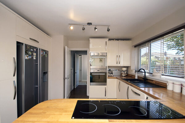 Somerset Avenue, Yate