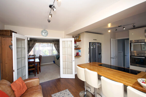 Somerset Avenue, Yate