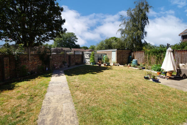 Somerset Avenue, Yate