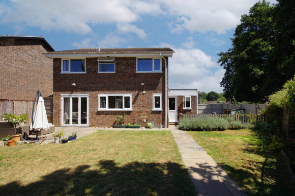 Somerset Avenue, Yate