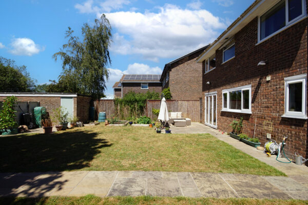 Somerset Avenue, Yate