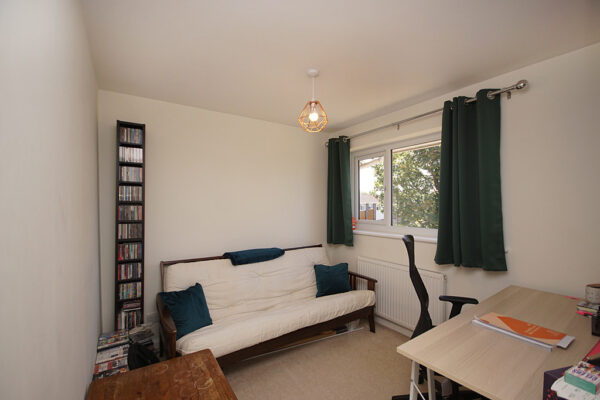 Somerset Avenue, Yate