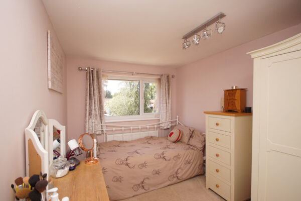 Somerset Avenue, Yate