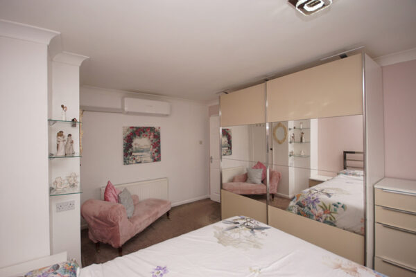 Highworth Crescent, Yate