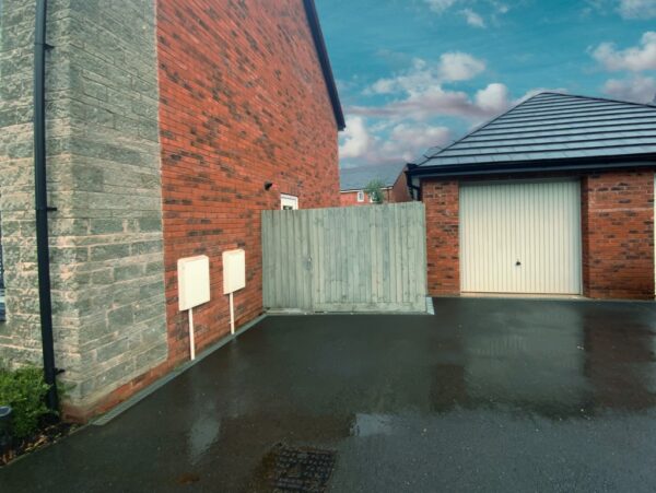 Reeves Gardens, Yate