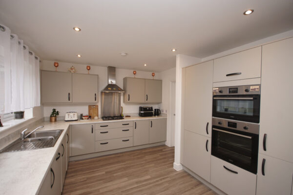 Reeves Gardens, Yate