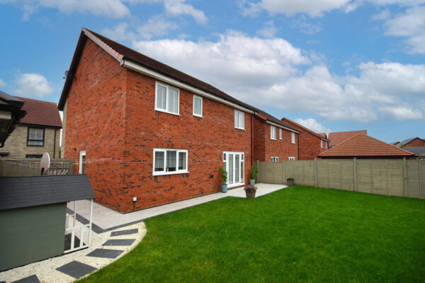 Reeves Gardens, Yate