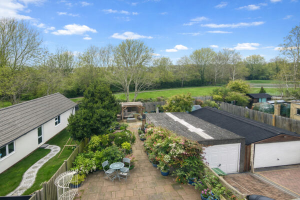 Tyndale Avenue, Yate