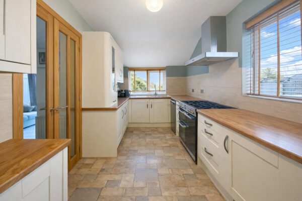 Tyndale Avenue, Yate