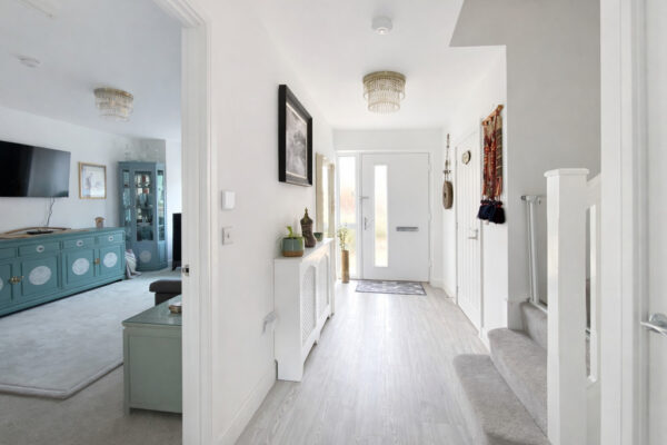 Dowsell Way, Yate