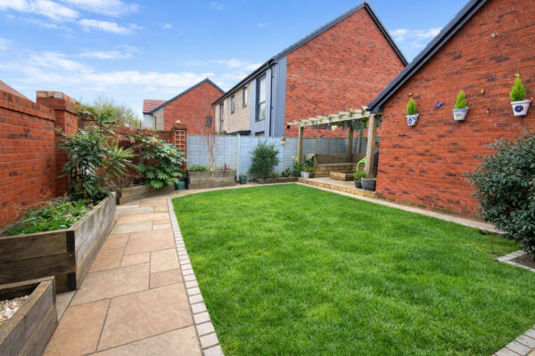 Dowsell Way, Yate