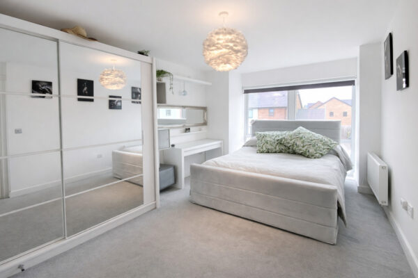 Dowsell Way, Yate