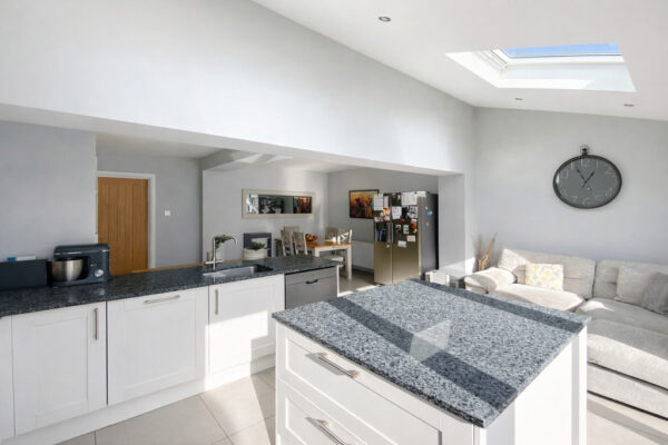 Somerset Avenue, Yate