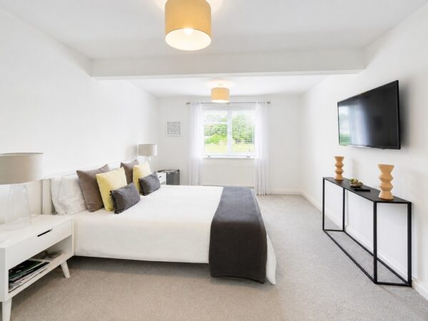 Wotton Road, Bristol, BS37