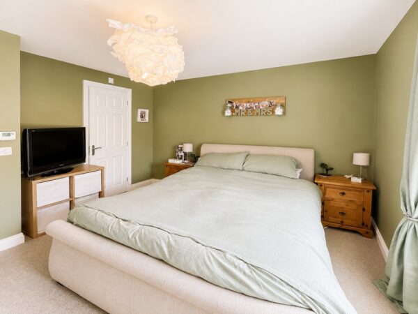 Churchill Gardens, Bristol, BS37
