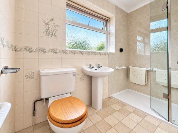 Englands Crescent, Bristol, BS36