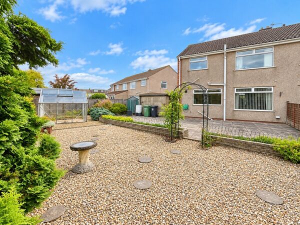 Englands Crescent, Bristol, BS36