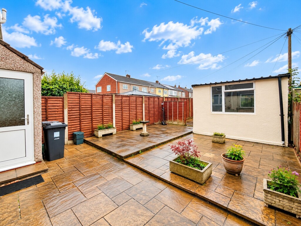 Highworth Crescent, Bristol, BS37